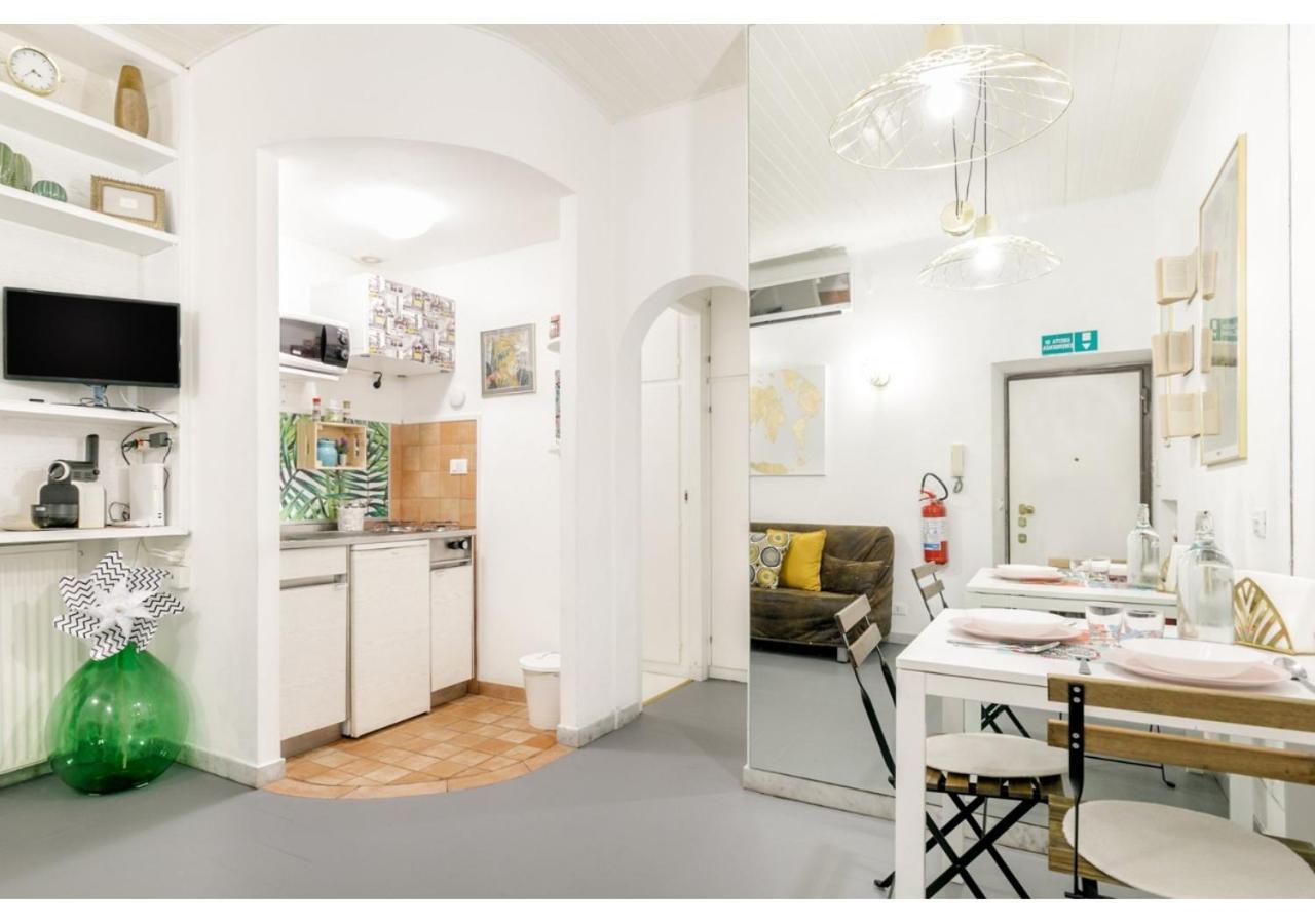 Pied-A-Terre Domusuite Rhome Colosseo Rome Exterior photo